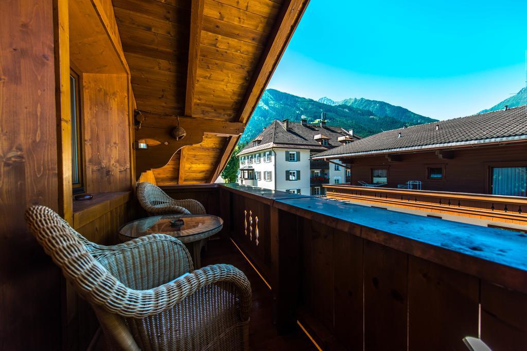 Moroder Haus Hotel ไมย์อาโฮเฟิน ภายนอก รูปภาพ