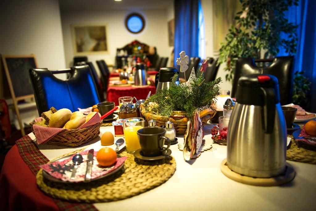 Moroder Haus Hotel ไมย์อาโฮเฟิน ภายนอก รูปภาพ